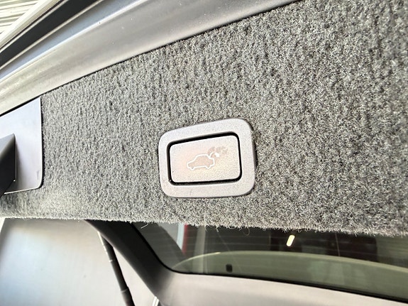 Volvo XC60 11 of 27