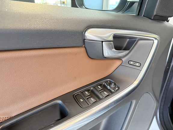 Volvo XC60 13 of 27