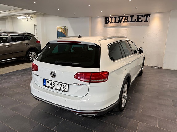 Volkswagen Passat Alltrack 6 of 17