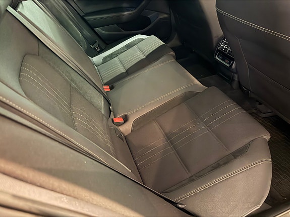 Volkswagen Passat Alltrack 12 of 17
