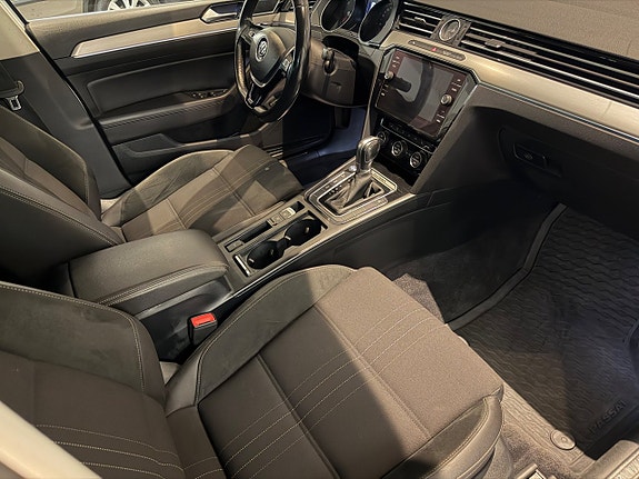 Volkswagen Passat Alltrack 11 of 17