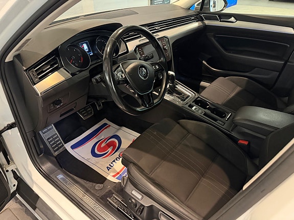 Volkswagen Passat Alltrack 10 of 17