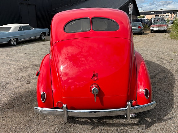 Ford Standard 8 of 24
