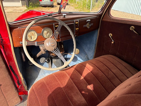 Ford Standard 16 of 24