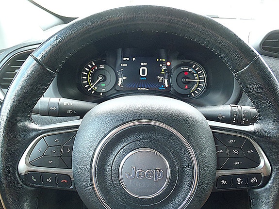 Jeep Renegade 6 of 11