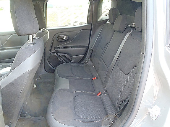 Jeep Renegade 9 of 11