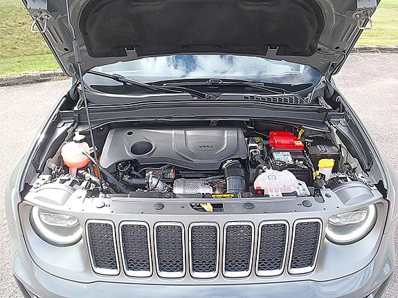 Jeep Renegade 11 of 11