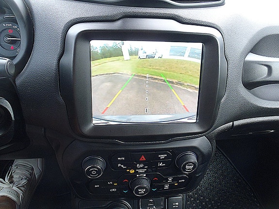 Jeep Renegade 8 of 11