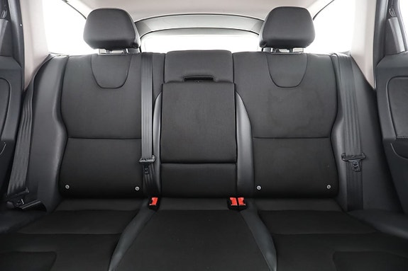 Volvo XC60 16 of 30