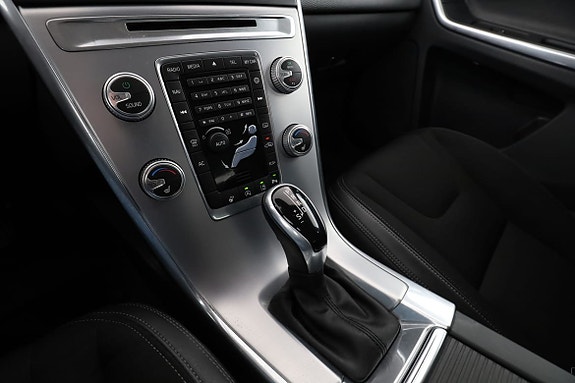 Volvo XC60 23 of 30