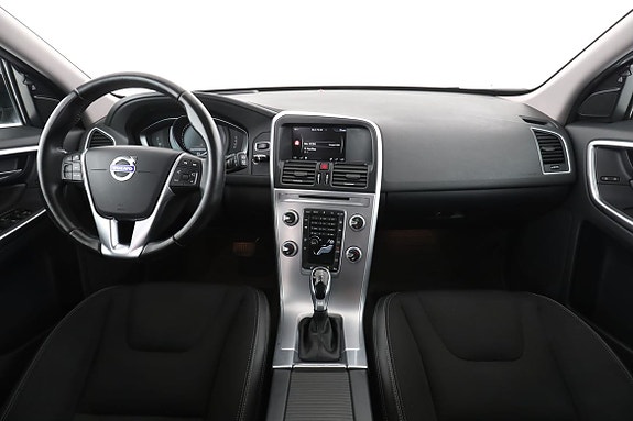 Volvo XC60 13 of 30