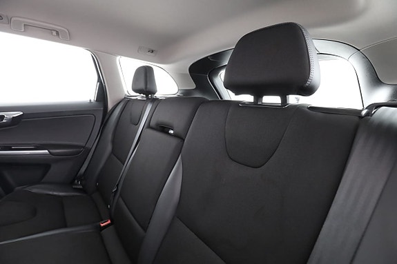 Volvo XC60 15 of 30