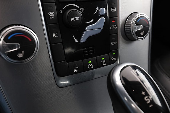 Volvo XC60 25 of 30