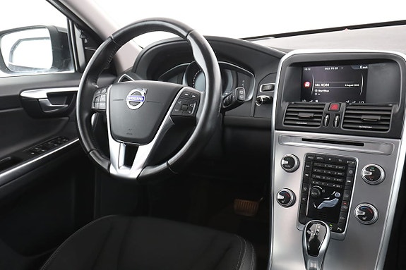 Volvo XC60 14 of 30