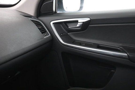 Volvo XC60 29 of 30