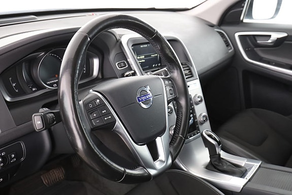 Volvo XC60 12 of 30