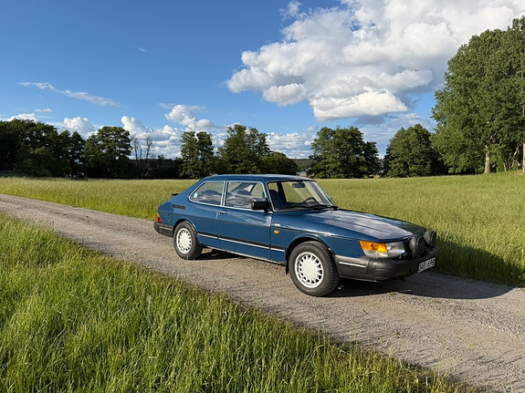 Saab 900i 3 of 9