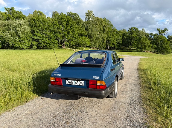 Saab 900i 5 of 9