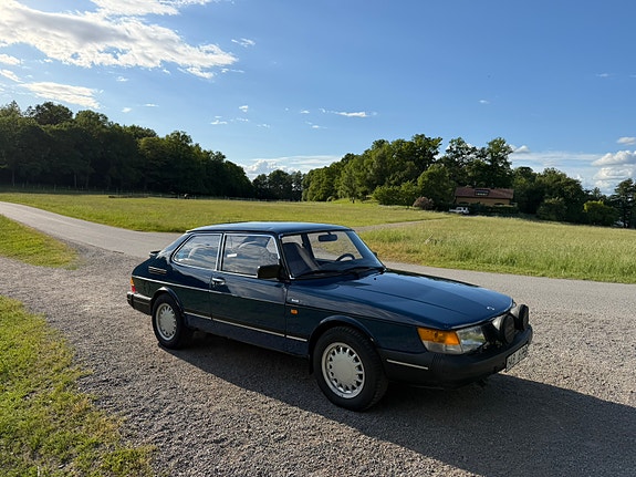 Saab 900i 2 of 9