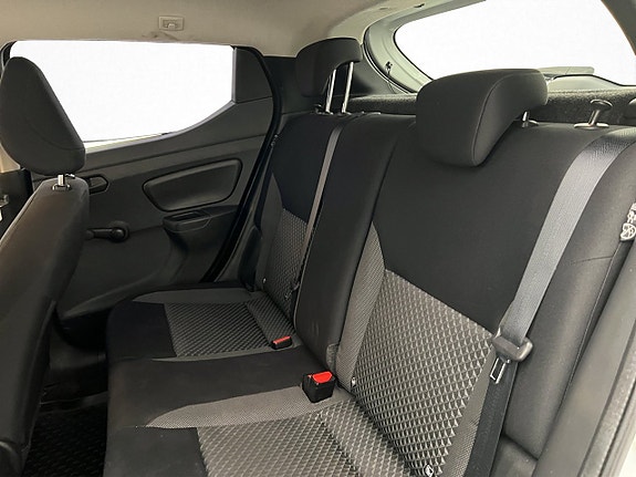 Nissan Micra 17 of 26