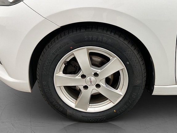 Nissan Micra 19 of 26
