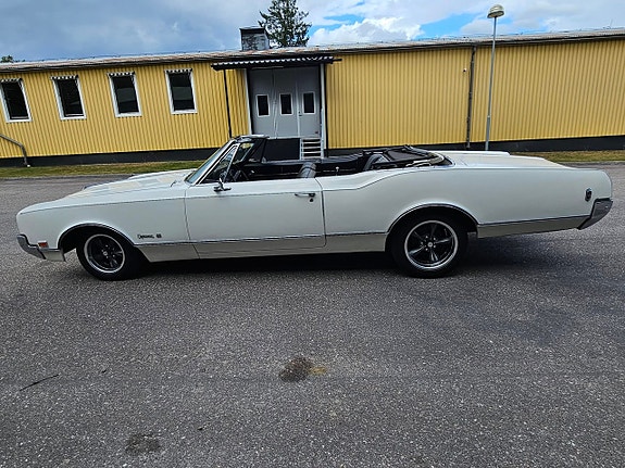 Oldsmobile Dynamic 88 8 of 13