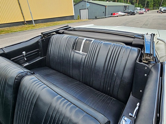 Oldsmobile Dynamic 88 11 of 13