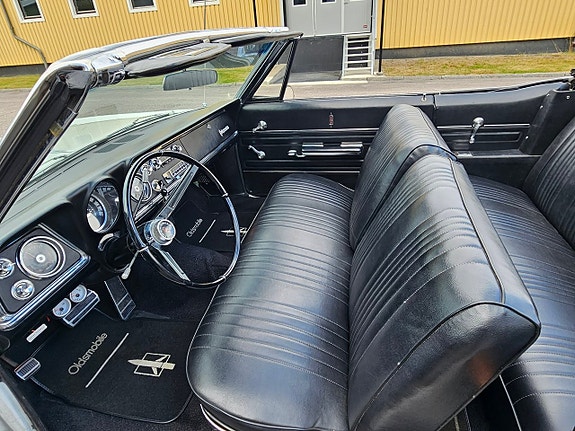 Oldsmobile Dynamic 88 10 of 13