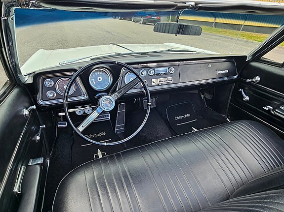 Oldsmobile Dynamic 88 9 of 13