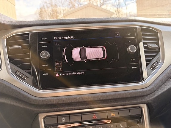Volkswagen T-Roc 9 of 21