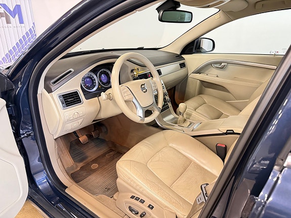 Volvo V70 9 of 21