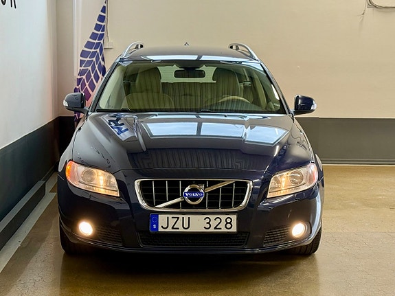 Volvo V70 4 of 21