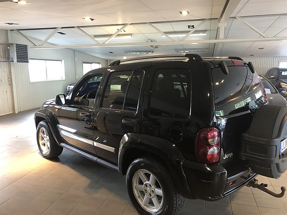 Jeep Cherokee 3 of 9