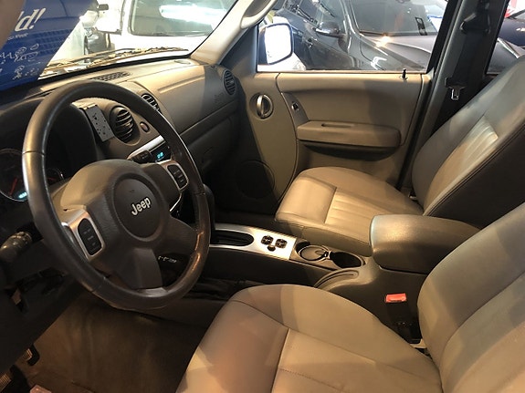 Jeep Cherokee 9 of 9