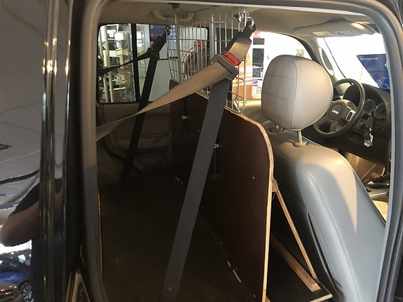 Jeep Cherokee 7 of 9