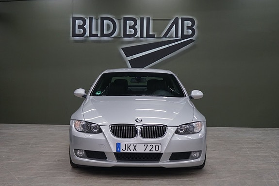 BMW 325i 3 of 18