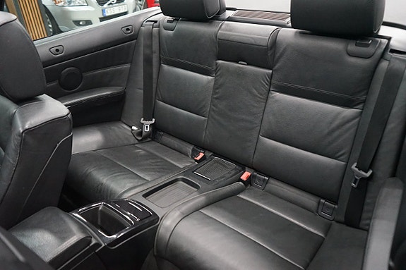 BMW 325i 12 of 18