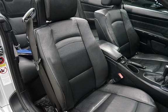 BMW 325i 11 of 18