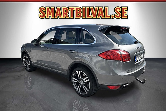 Porsche Cayenne 3 of 30