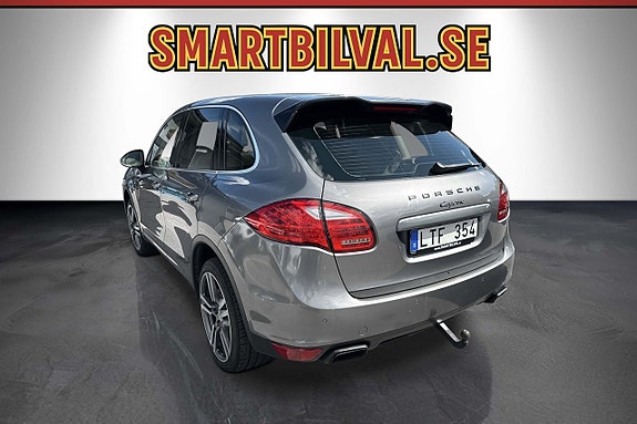 Porsche Cayenne 4 of 30