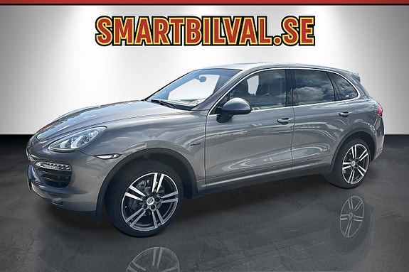 Porsche Cayenne 2 of 30