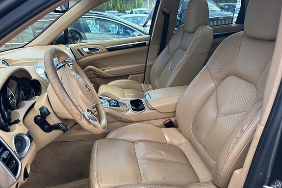 Porsche Cayenne 22 of 30