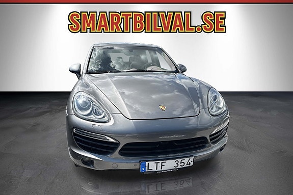 Porsche Cayenne 8 of 30