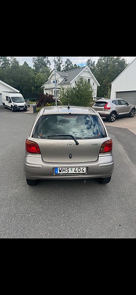 Toyota Yaris 4 of 4