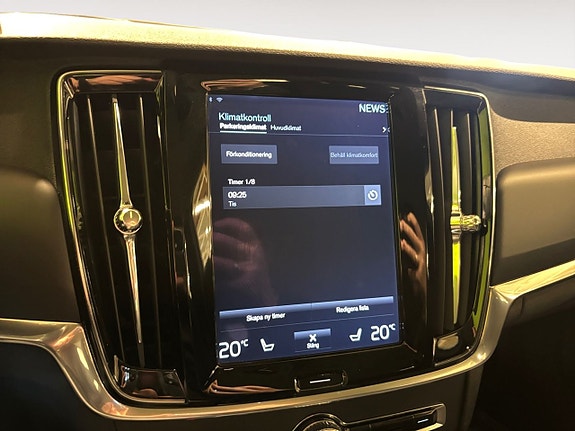Volvo V90 21 of 26