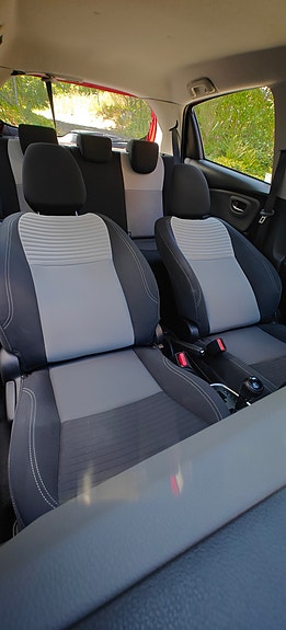 Toyota Yaris 21 of 26