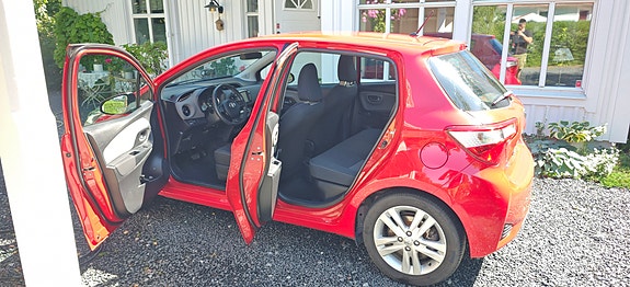 Toyota Yaris 17 of 26