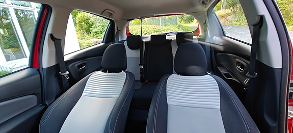 Toyota Yaris 20 of 26