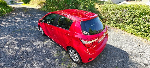 Toyota Yaris 5 of 26