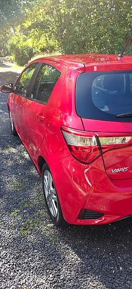 Toyota Yaris 4 of 26